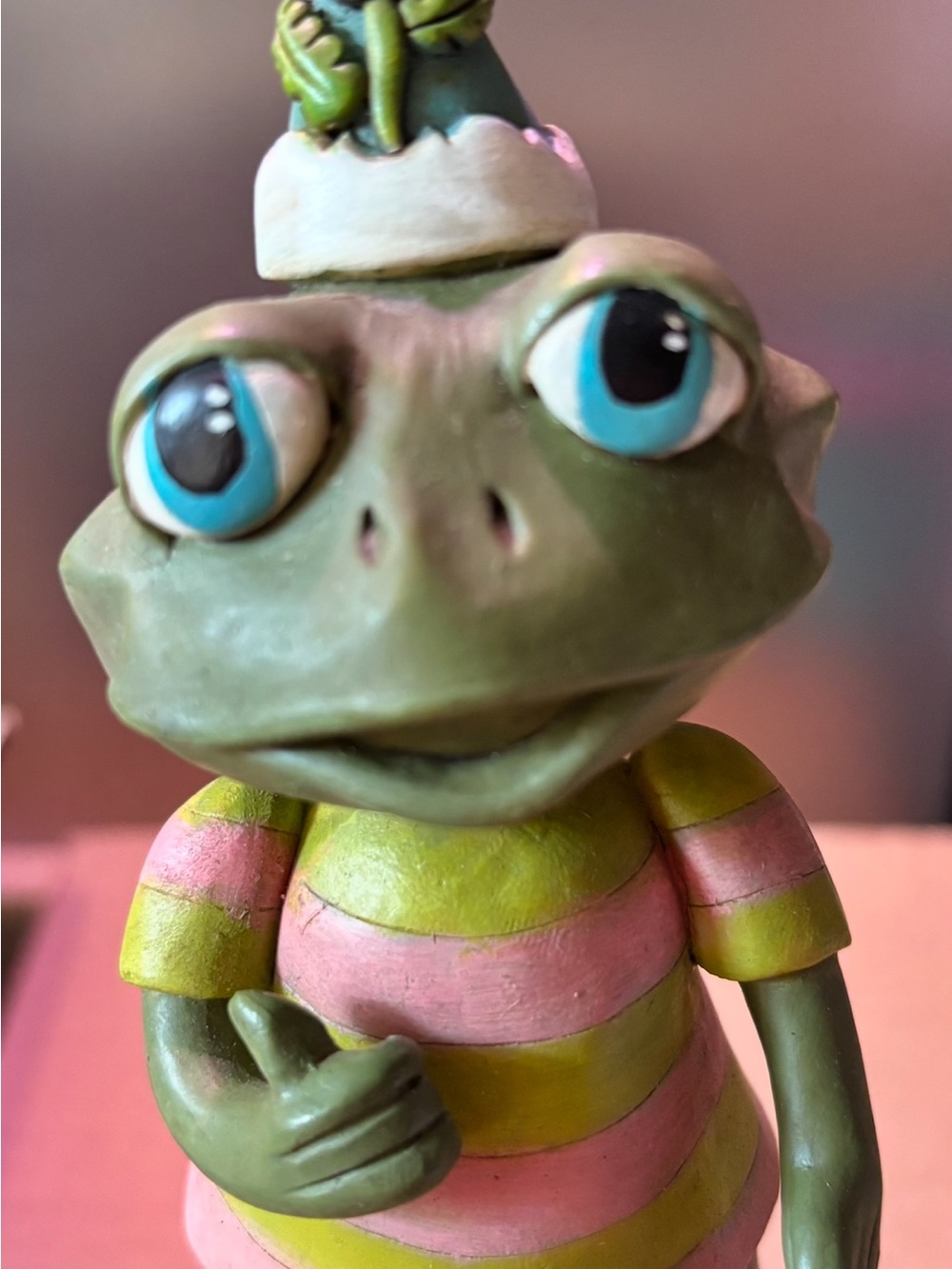 ENESCO, PUMPKINSEEDS BY JANELL BERRYMAN ,HITCHING A RIDE - FROG/SIGN
